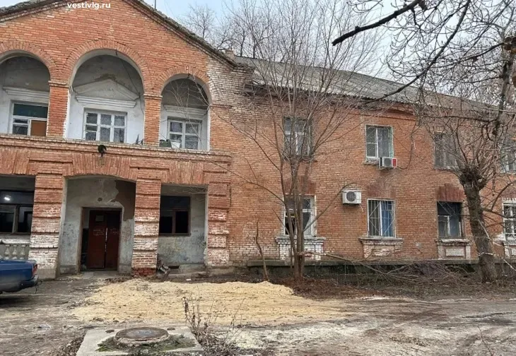 В Красноармейском районе Волгограда аварийный дом пятый день остаётся без отопления