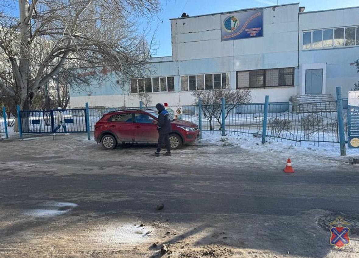 10-летний мальчик пострадал в ДТП возле гимназии № 7 в Волгограде