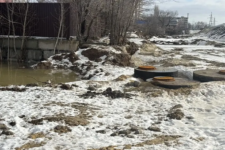 Подтопление домов на улице Карагандинской в Волгограде: жители требуют срочных мер
