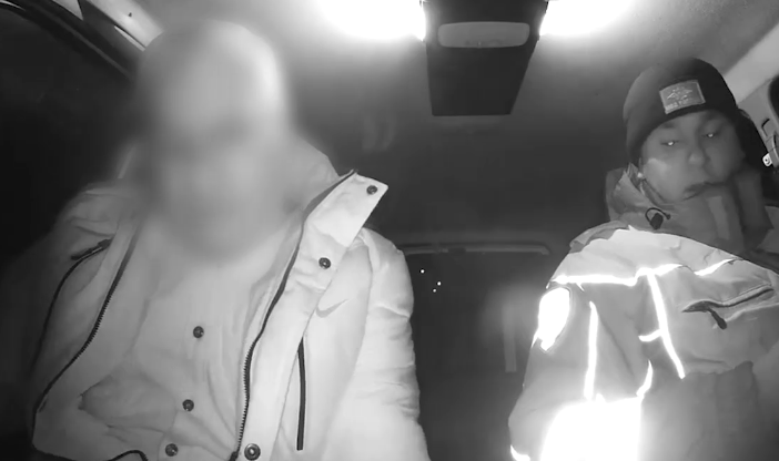 71-летний водитель попытался дать взятку инспектору ГИБДД в Камышине и был задержан