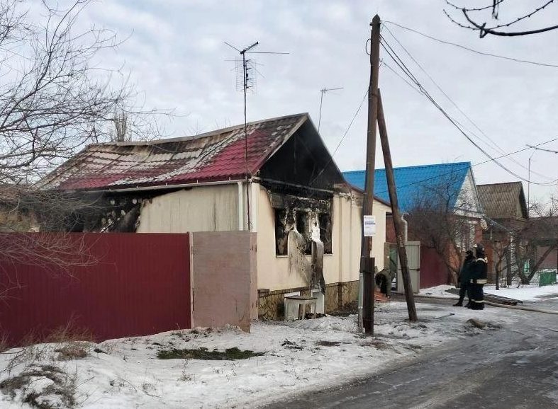 75-летний мужчина погиб при пожаре в доме в Тракторозаводском районе