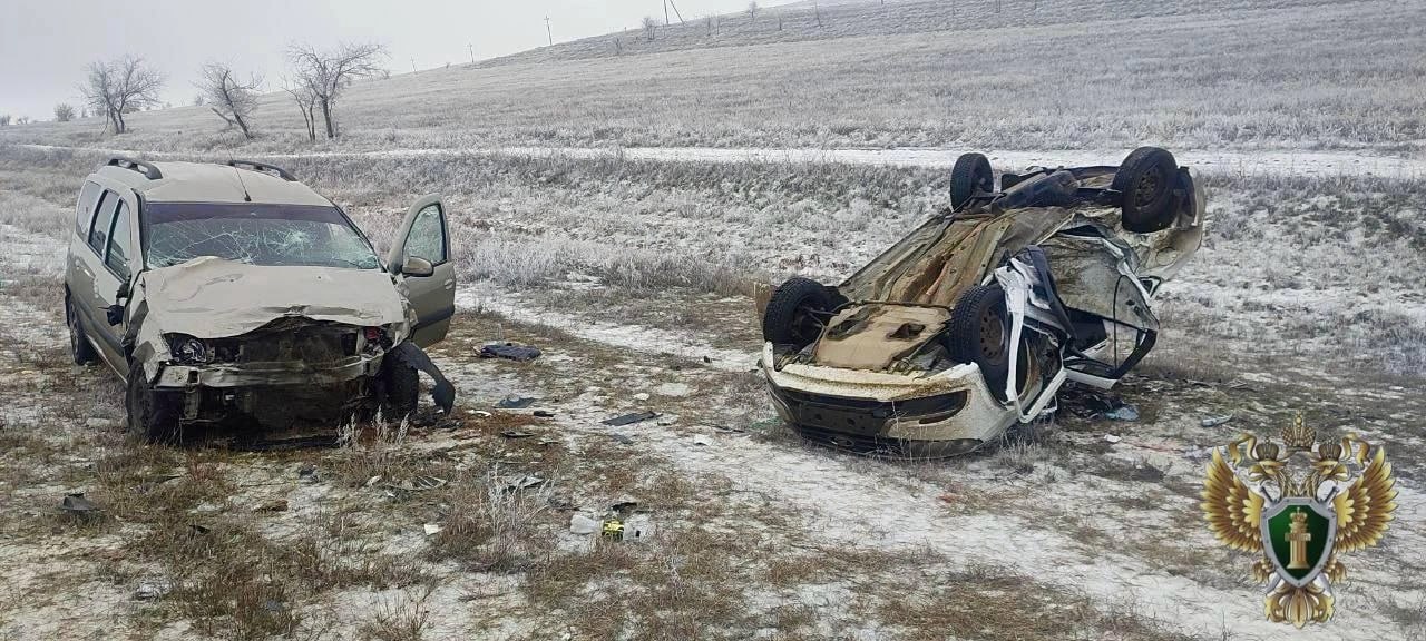В Калмыкии в ДТП погибли двое полицейских из Волгоградской области