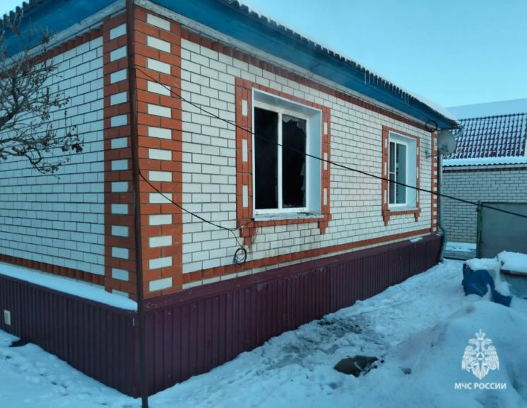 Игры с петардой обернулись пожаром в жилом доме Фролово