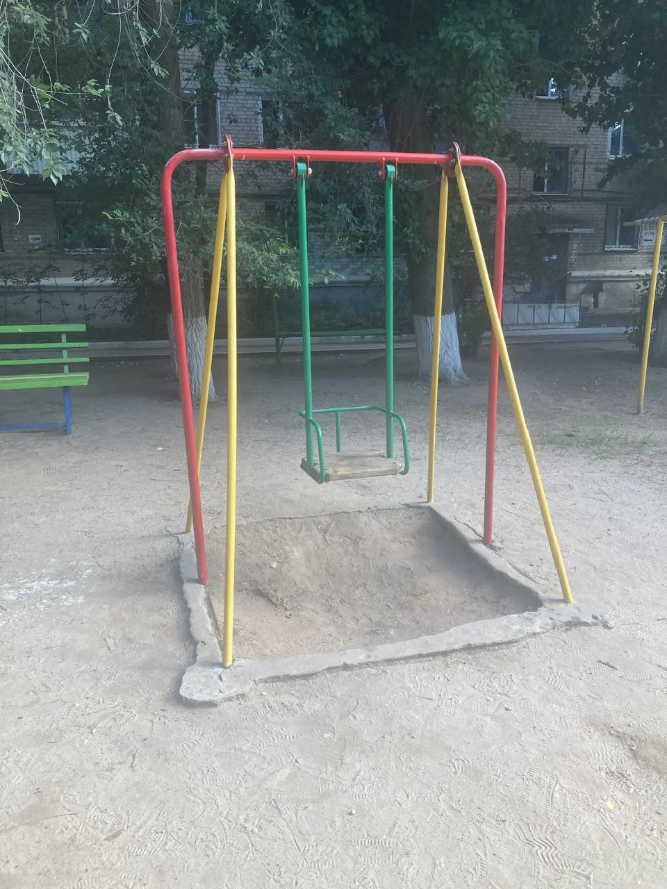 Прокуратура обязала устранить нарушения на детских площадках в Красноармейском районе Волгограда