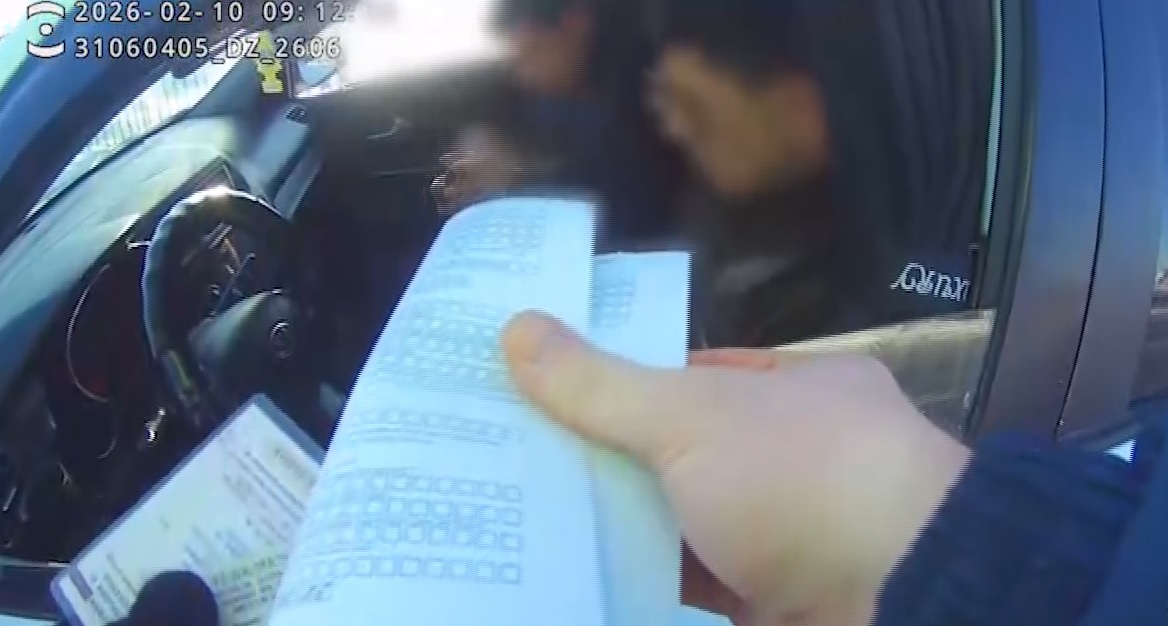 На трассе под Волгоградом водитель предложил 1000 рублей полицейскому и стал фигурантом уголовного дела