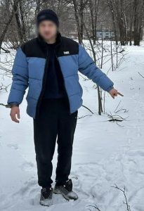 Подозрительное поведение привело к задержанию наркозакладчика в Тракторозаводском районе