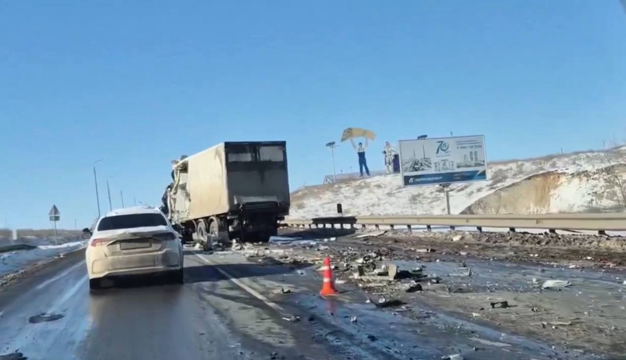 Авария в Михайловке: на трассе Москва — Волгоград столкнулись три грузовика, есть погибший