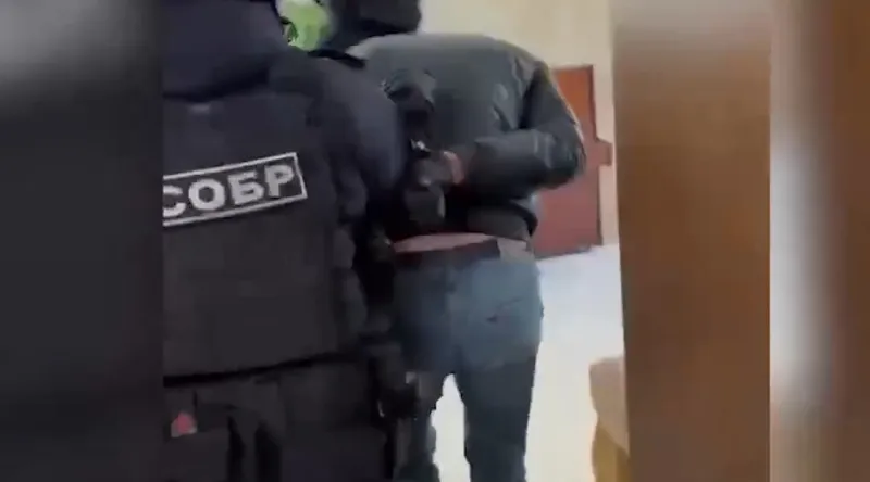 Полмиллиона за воздух: в Волгограде задержан лже-эвакуаторщик, обманувший компанию с 16 грузовиками