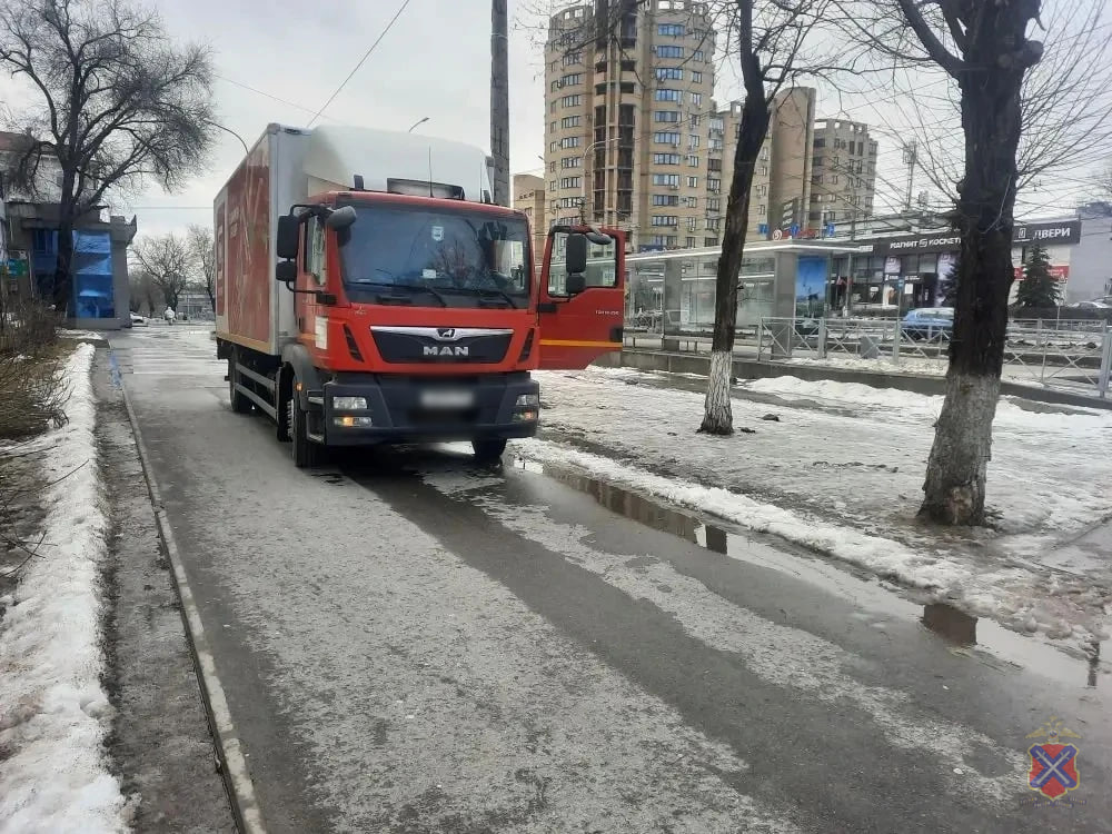 Смертельное ДТП у ЦПКиО в Волгограде: мужчина погиб под колесами грузовика