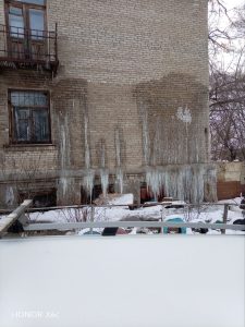 Холод и сырость: жильцы общежития в Волгограде просят вмешательства властей