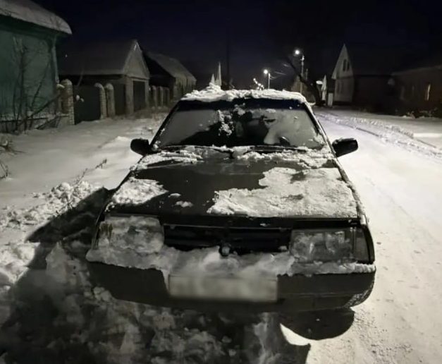 В Жирновском районе задержали угонщика ВАЗ: машину бросили в сугробе