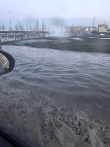 Волгоград, улица Гвардейская: движение затруднено из-за скопления воды
