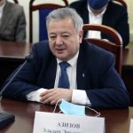 В Волгограде судят гендиректора «Каустика» Эльдора Азизова по делу о связи с несовершеннолетней