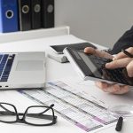 Более 220 тысяч рублей не выплатили сотруднице: СК расследует дело о зарплатном долге