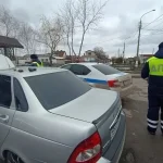 В Волжском задержали 20-летнего парня за стрельбу из окна «Приоры»