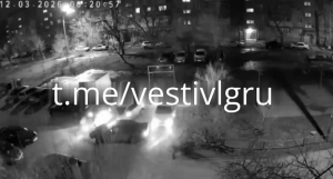 Ночное ДТП во дворе в Волжском: водитель повредил несколько машин и скрылся