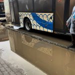 Волгоградцы пожаловались на огромную лужу у остановки СХИ