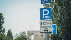 Парковка по тарифу у Димитриевского кладбища вызвала споры в Волгограде