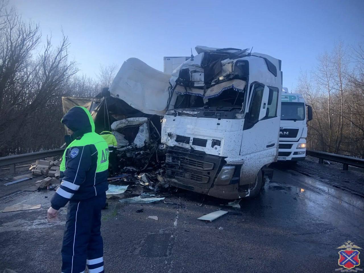 На трассе Р-22 столкнулись фура и «Газель»: один человек погиб