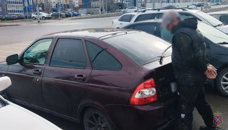 Таджик и наркотики: в Волгограде задержали курьера с метадоном