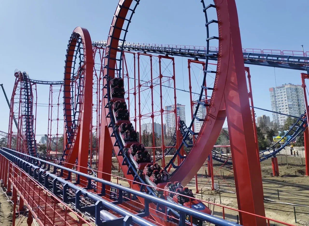 В ЦПКиО Волгограда открыли экстремальный аттракцион «Русские горки»