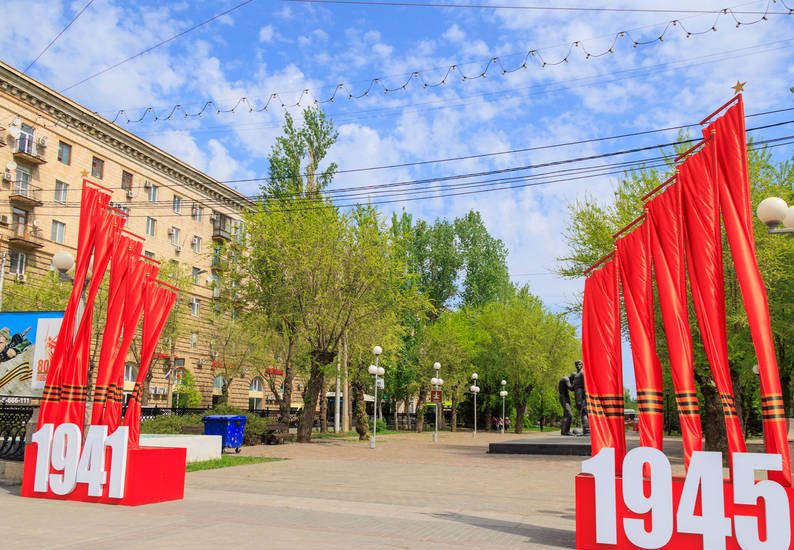 Ко Дню Победы Волгоград украсят новыми светящимися флаговыми конструкциями