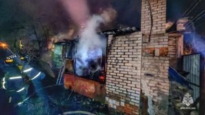 В Волгограде при пожаре в пристройке погиб 57-летний мужчина