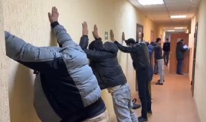 В Волжском прошла полицейская проверка с участием СОБР «Вектор»