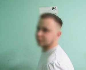 В Волжском водитель разбил 6 машин и получил арест за побег с места ДТП