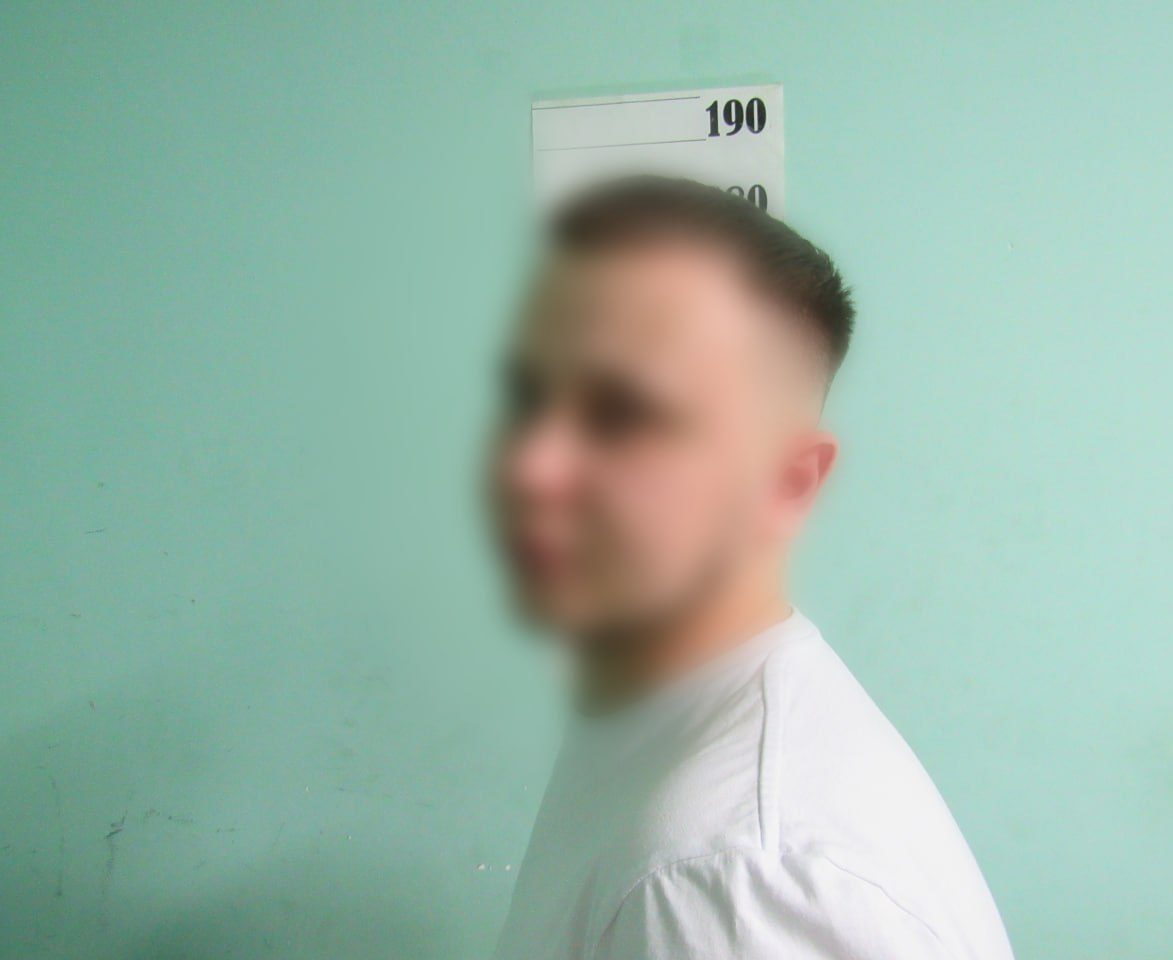 В Волжском водитель разбил 6 машин и получил арест за побег с места ДТП