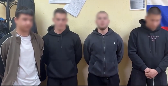 В Волжском задержали компанию молодых людей за стрельбу из автомобиля