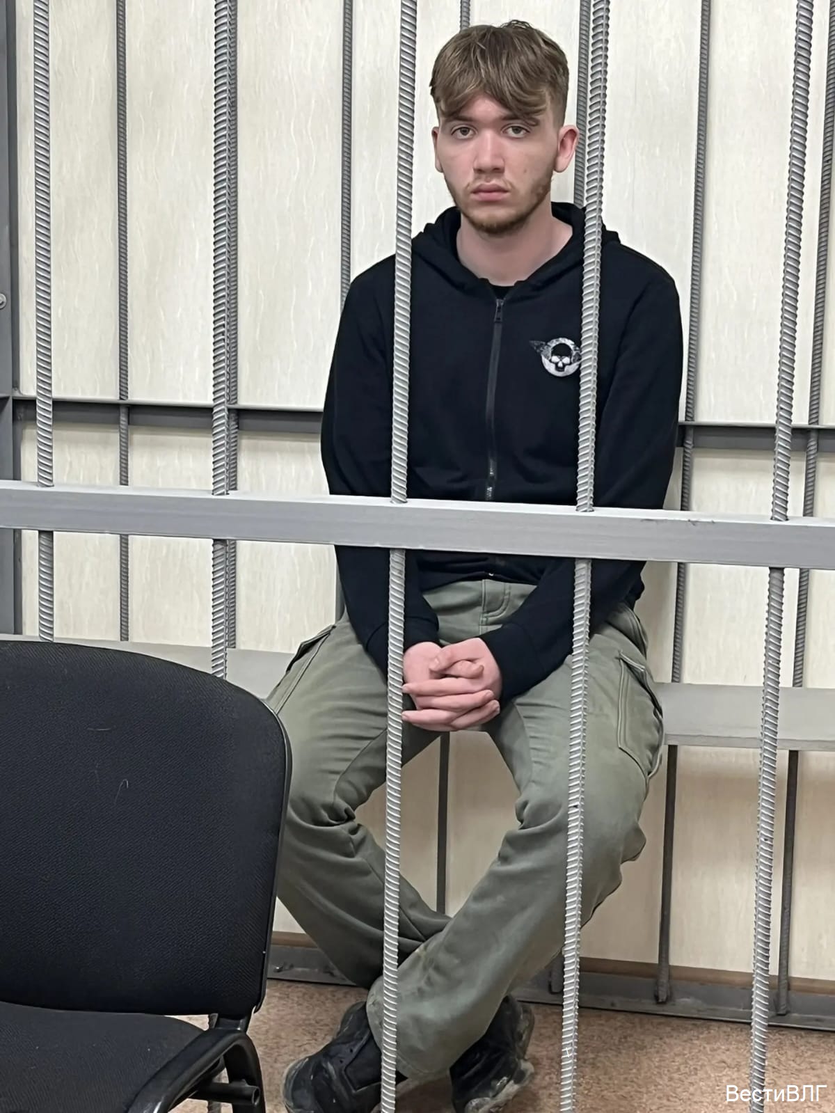 19-летний астраханец взят под стражу за хищение денег под видом полицейского