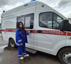 Молодой фельдшер спасла подростка после падения с крыши в Волгограде