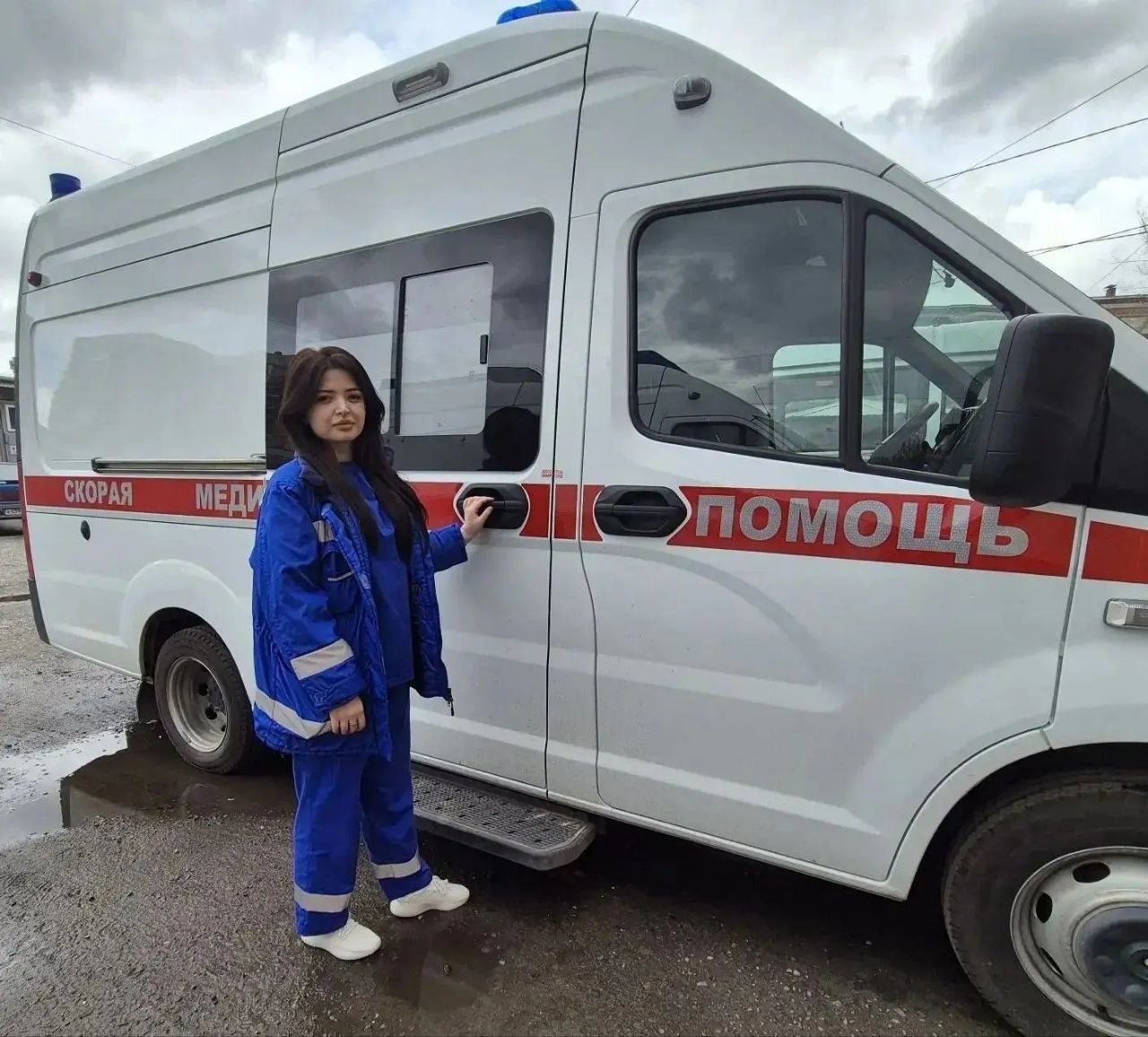 Молодой фельдшер спасла подростка после падения с крыши в Волгограде