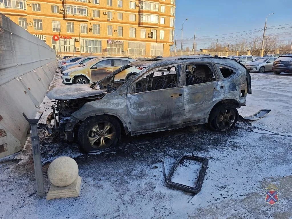 Ночью сжёг авто бывшей: в Волгограде задержан подозреваемый в поджоге