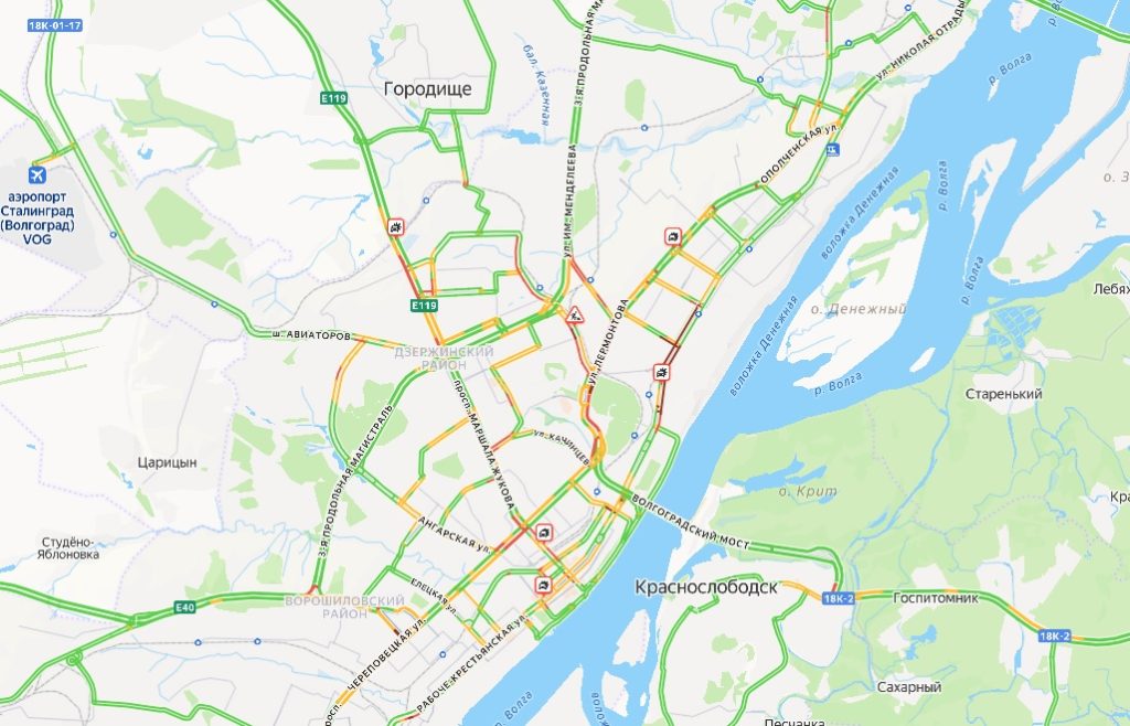 Ливни в Волгограде: Первая продольная затоплена, город сковали пробки