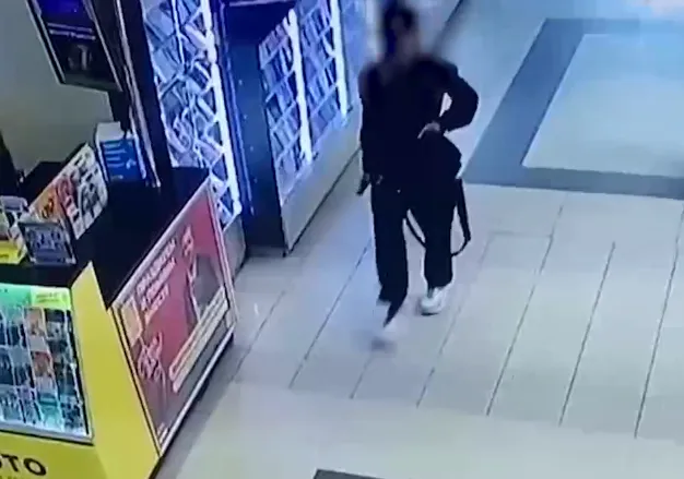 В Волгограде украли барсетку с миллионом рублей