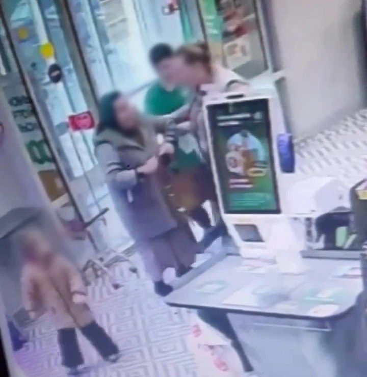 В Волгограде задержали женщину за агрессию в магазине