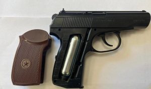 Выстрел с балкона: в Волгограде подросток ранил ребёнка и идёт под суд