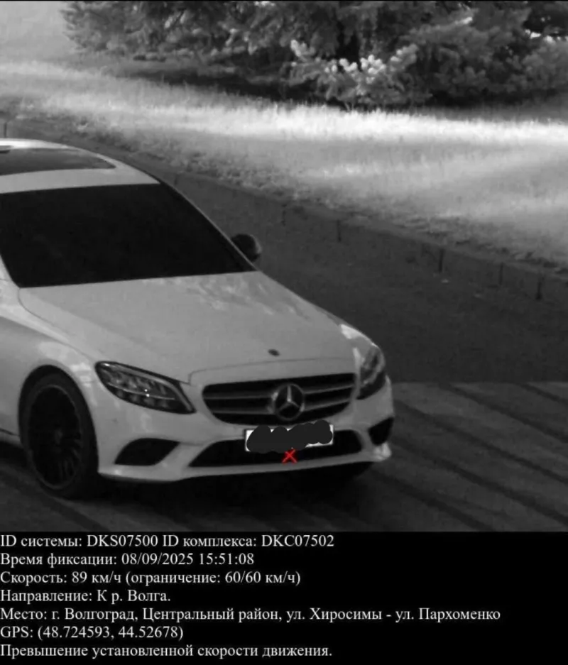 Лихачи на Mercedes устроили гонки на Нулевой продольной