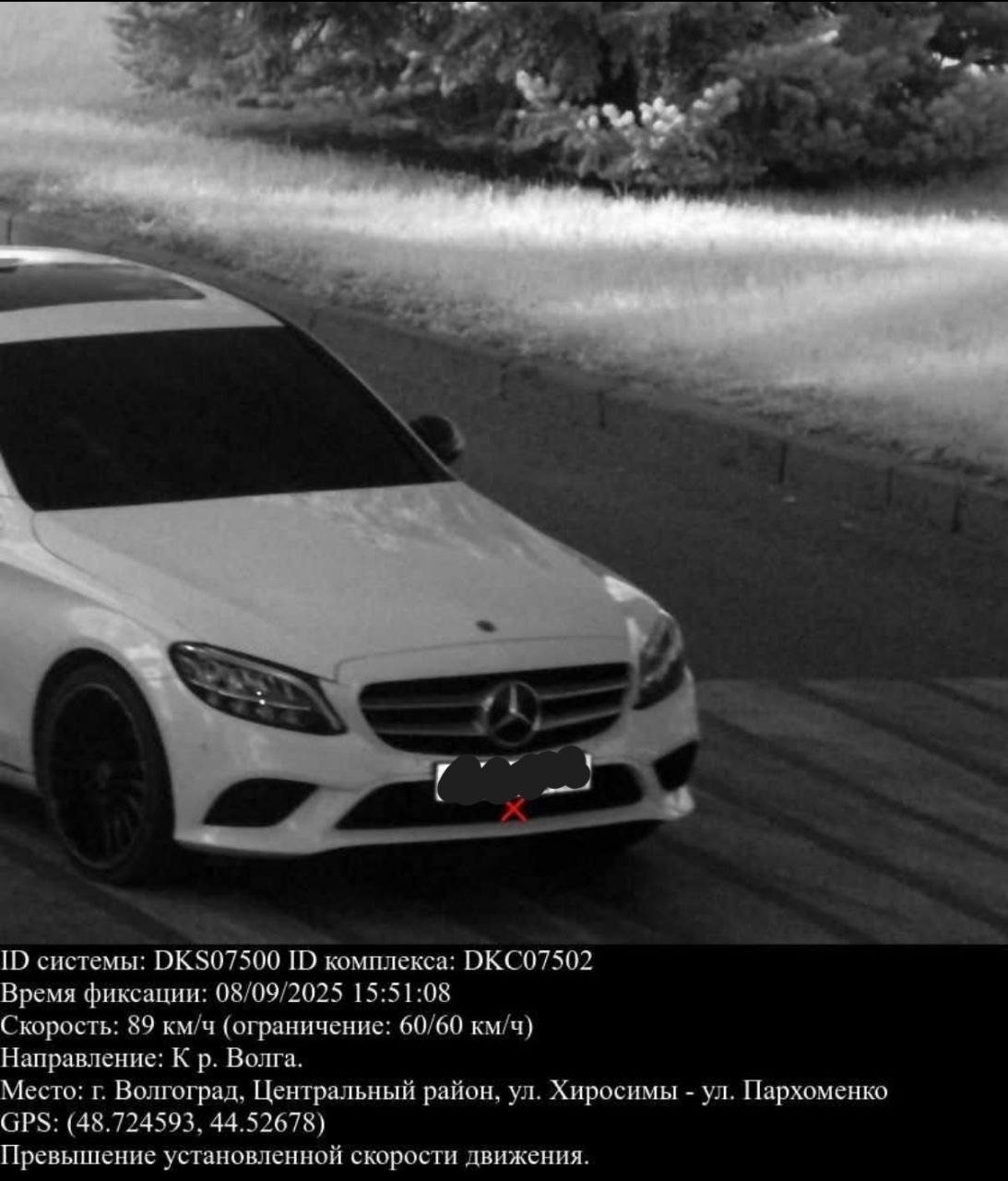 Лихачи на Mercedes устроили гонки на Нулевой продольной