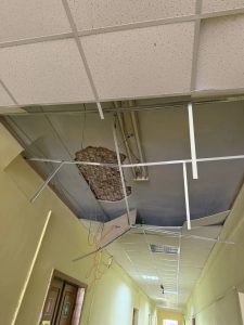 В Волгограде после обрушения потолка в лицее №6 детей перевели на дистант