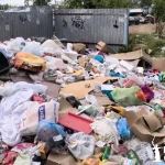 «Гора становится больше»: волгоградцы пожаловались на свалку у жилых домов на Пролетарской