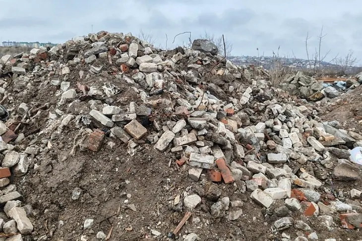 Свалку площадью более 2 тысяч квадратов обнаружили в Ворошиловском районе Волгограда