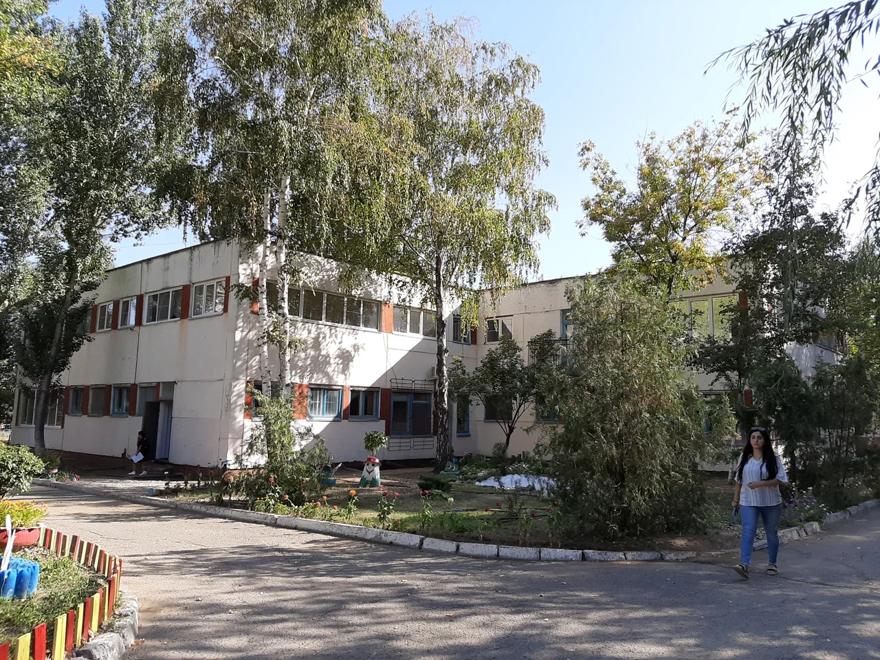 В детском саду №357 в Волгограде выбило окна после атаки беспилотников