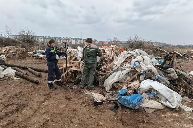 Свалку площадью более 2 тысяч квадратов обнаружили в Ворошиловском районе Волгограда