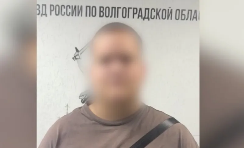 В Волгограде задержали 19-летнего дроповода, перепродавшего карту мошенникам