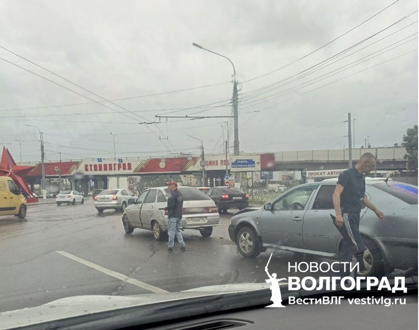 ДТП произошло на Третьей Продольной при выезде с Шоссе Авиаторов
