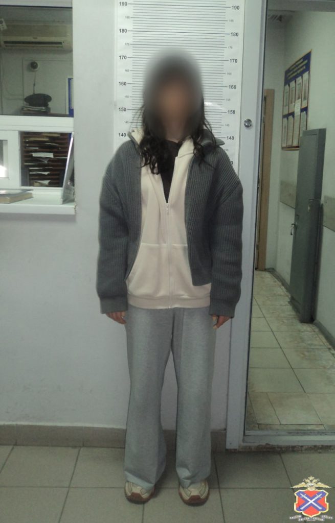 Хотела снять с себя подозрения: пособница мошенников выдала себя, пытаясь обмануть полицейских