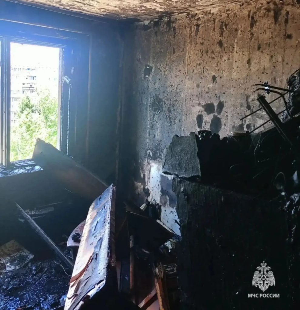 В Волгограде из горящей девятиэтажки эвакуировали 13 человек